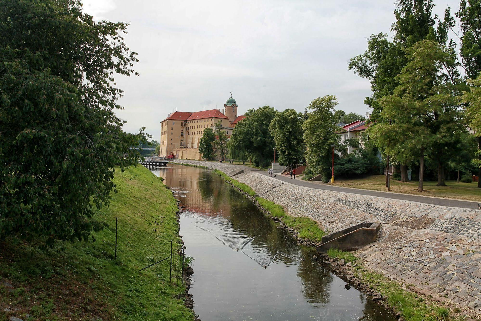 Penzion Dobré Časy Poděbrady Exterior foto